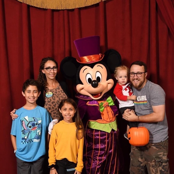 Meet your Posher, Rachel - Picture 1 of 1